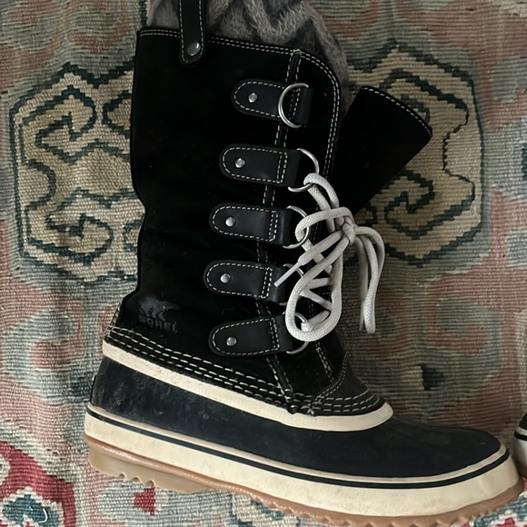 Sorel boots - Picture 3 of 8